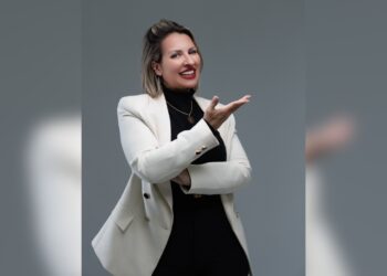 O ESPECIALISTA: RENATA PALMEIRA