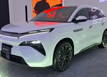 Veículos eletrificados no Brasil podem chegar a 300 mil vendas em 2026