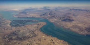 Estreito de Ormuz: bloqueio pode impactar exportações brasileiras e logística global