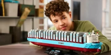LEGO lança novo porta-contêiner Maersk com tecnologia dual-fuel após 12 anos