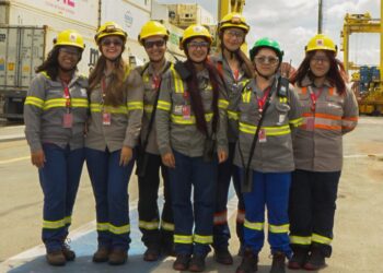 Portonave aumenta presença de mulheres na liderança e setores operacionais 👷🏾‍♀️