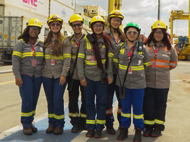 Portonave aumenta presença de mulheres na liderança e setores operacionais 👷🏾‍♀️
