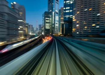 Trem-bala mais rápido do mundo entra em fase de testes na China e pode operar a 400 km/h