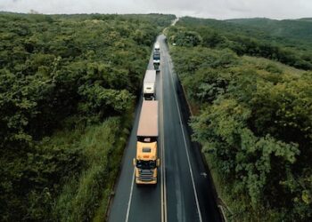 Frete rodoviário avança e atinge R$ 7,99 por km em março, impulsionado pelo diesel