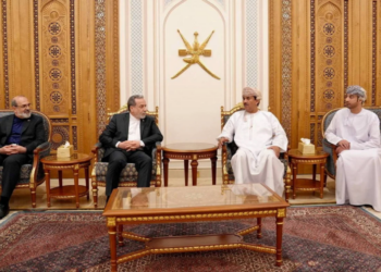 Irã propõe reabertura do Estreito de Ormuz para encerrar conflito e retomar negociações