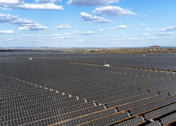 Aneel aprova 900 MW em energia solar e suspende operação de hidrelétrica em MG