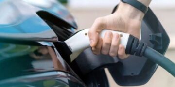 Inmetro avalia novas regras para recarga de veículos elétricos no Brasil