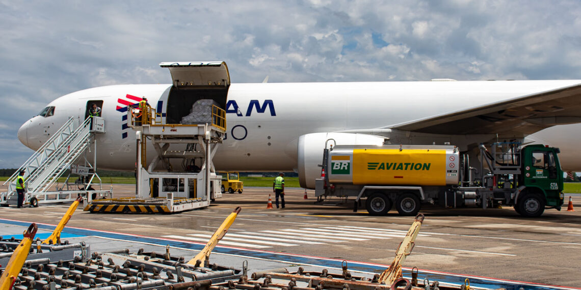 LATAM Cargo transporta 24 mil toneladas de flores para o Dia das Mães e reforça liderança logística