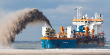 Porto de Itajaí recebe maior draga da história para reforçar serviços de dragagem
