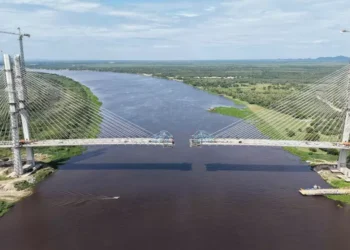 Rota Bioceânica avança com ponte quase pronta, mas entraves alfandegários preocupam setor logístico