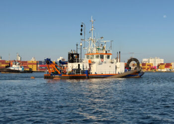 Porto de Itajaí avança na dragagem e reforça segurança da navegabilidade do canal