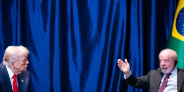 Trump e Lula se reúnem na Casa Branca após meses de tensão diplomática