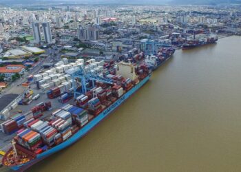 Navegabilidade no canal de Itajaí é reduzida e setor logístico estima perdas de até 10% na carga por navio