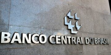 Selic cai para 14,25% após novo corte de juros decidido pelo Banco Central
