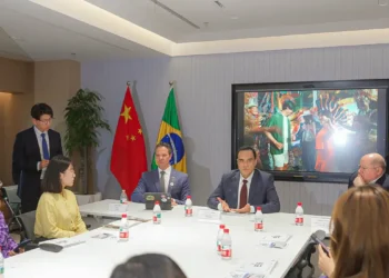 Guia de Investimentos em Turismo no Brasil ganha versão em mandarim para atrair capital chinês
