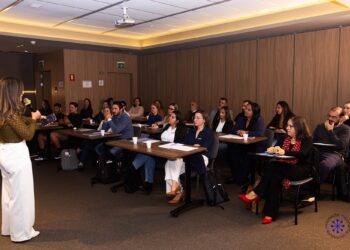 “Antes de liderar pessoas, é preciso liderar a si mesmo” é tema do primeiro encontro do Treinamento em Liderança promovido pelo ReConecta News.