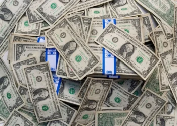 Dólar fecha o primeiro semestre de 2026 a R$ 5,16; veja as perspectivas para a cotação até o fim do ano