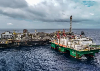 Imposto sobre exportação de petróleo permanece em 12% por mais 60 dias