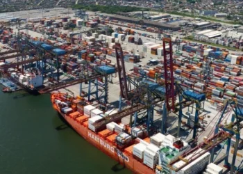 Leilão do Tecon Santos 10 acumula oito adiamentos e amplia pressão sobre o Porto de Santos