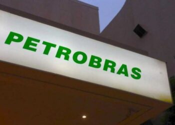 Petrobras reduz preço do querosene de aviação em 14,5% no mês de julho