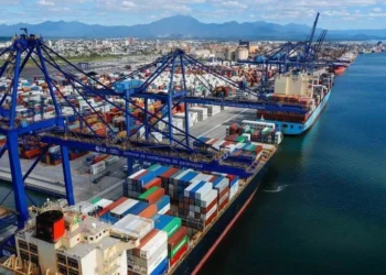 Porto de Paranaguá amplia investimentos, mas acessos rodoviários seguem como desafio logístico