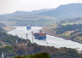 Canal do Panamá reduzirá trânsito de navios a partir de setembro devido à seca