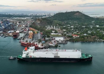 Canal do Panamá limita fluxo diário de navios diante de El Niño intenso