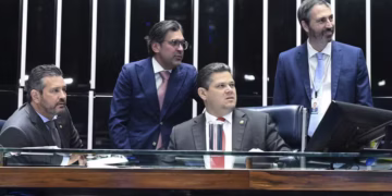 PEC do fim da escala 6×1 avança no Senado após despacho de Alcolumbre