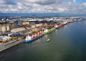 Porto de Paranaguá se prepara para receber supernavios e prevê modernização até 2050