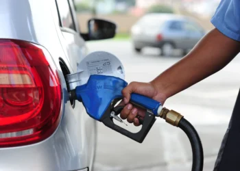 Governo prorroga subvenção ao diesel de R$ 2,12 por litro por mais 30 dias