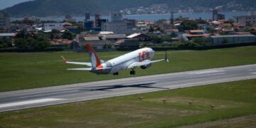 Aeroporto de Navegantes: segunda pista pode ampliar movimentação de carga aérea em Santa Catarina
