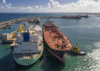 Porto de Suape bate recorde histórico de movimentação de cargas em agosto