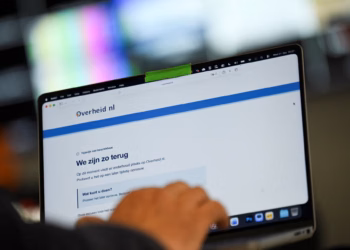 Falha crítica no PHP descoberta por inteligência artificial tira sites governamentais do ar