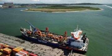 Porto de Suape amplia profundidade e se prepara para receber navios de grande porte