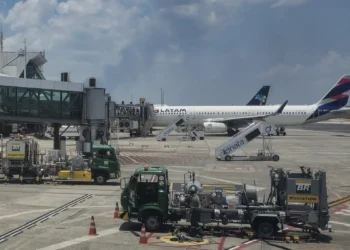 Petrobras aumenta preço do querosene de aviação em 11,76% em outubro