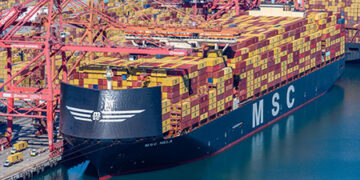 Porto de Long Beach bate recorde histórico de movimentação de contêineres em setembro
